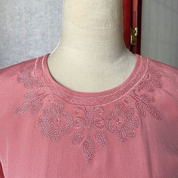 Liz Claiborne Pink Short Sleeved Dress w/ Embroidered Top (Size: 2 Petite) - Picture 6 of 12